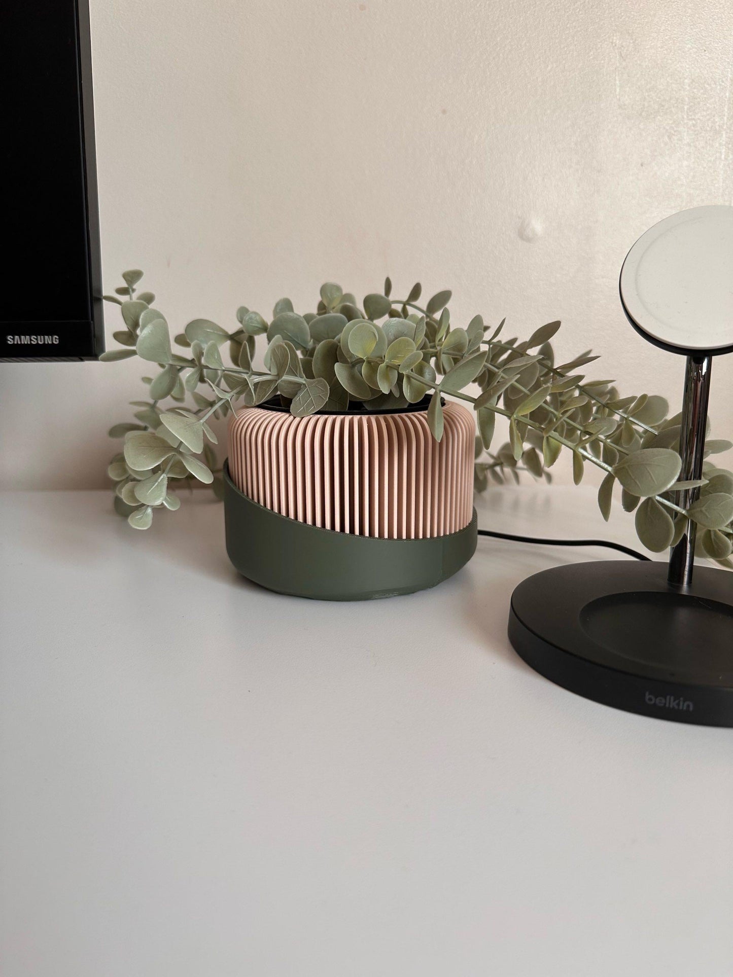 3D Printed Textured Flowerpot with Drainage
