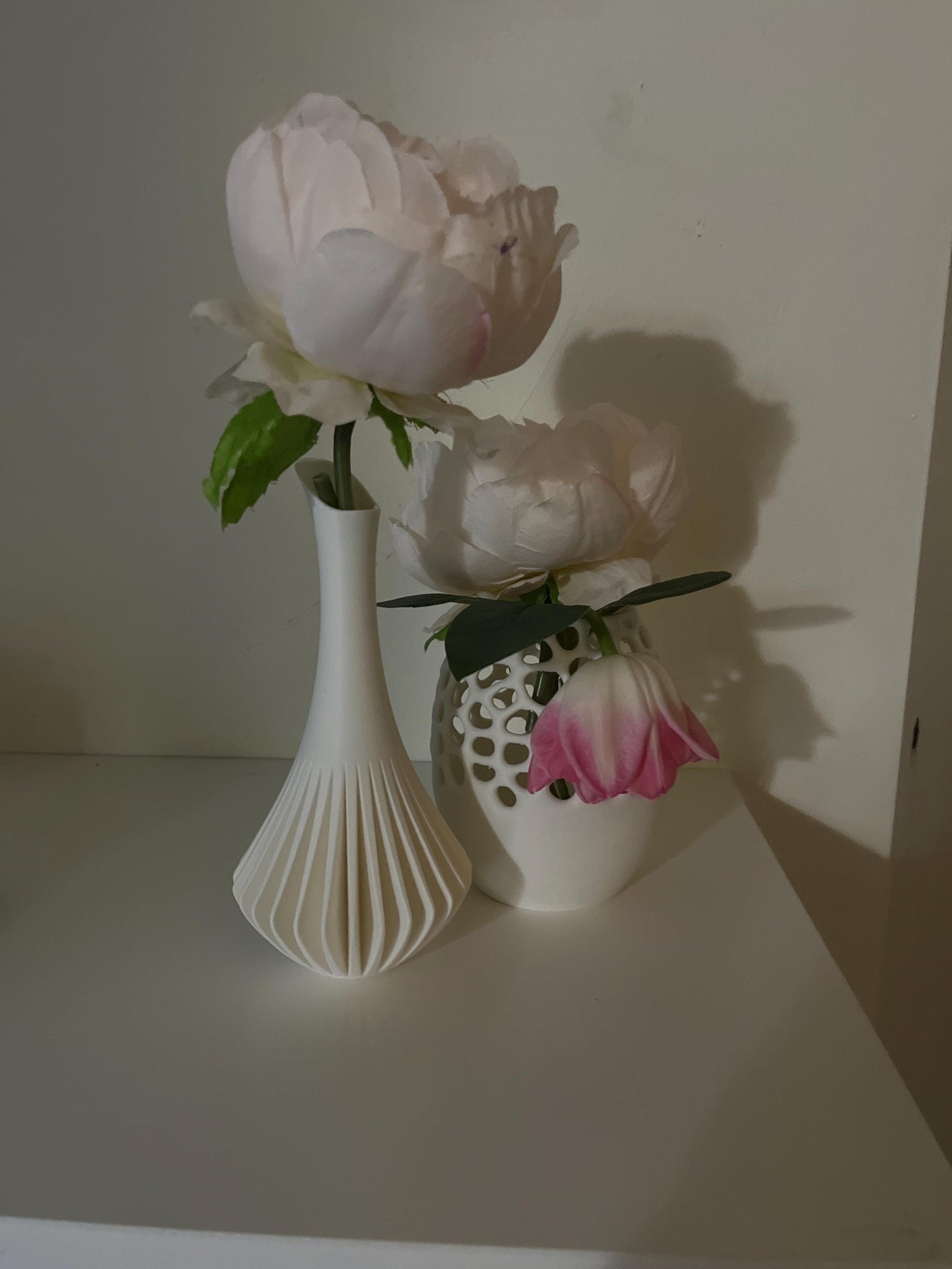 The “Luxe Ripple Bloom Vase” – Modern Sculptural 3D Printed Accent Vase