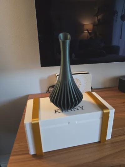 The “Luxe Ripple Bloom Vase” – Modern Sculptural 3D Printed Accent Vase