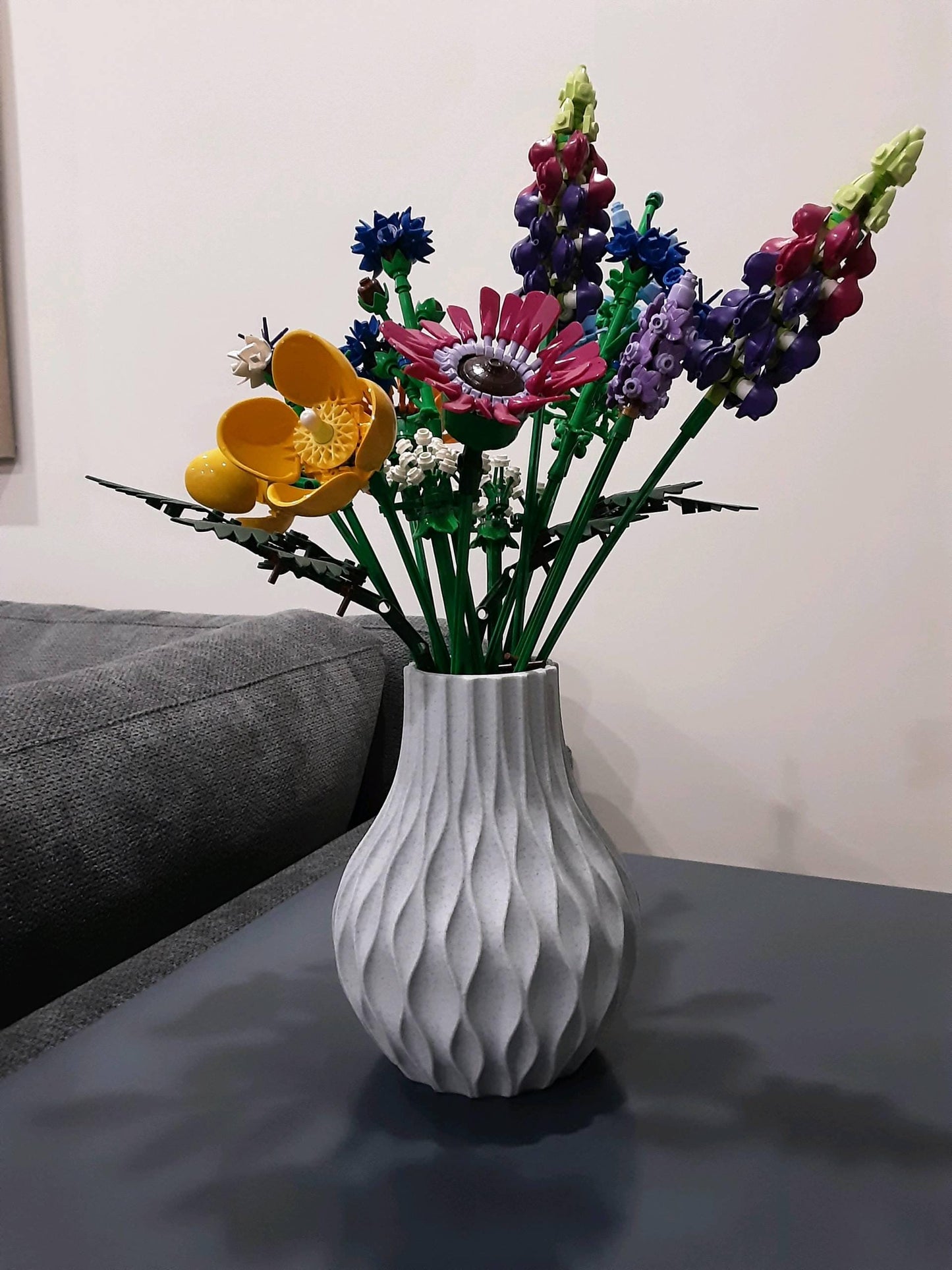 LuminaWave Geometric Vase – Contemporary Table Centerpiece