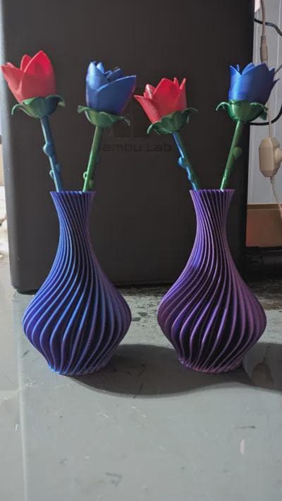 Modern Swirl Flower Vase