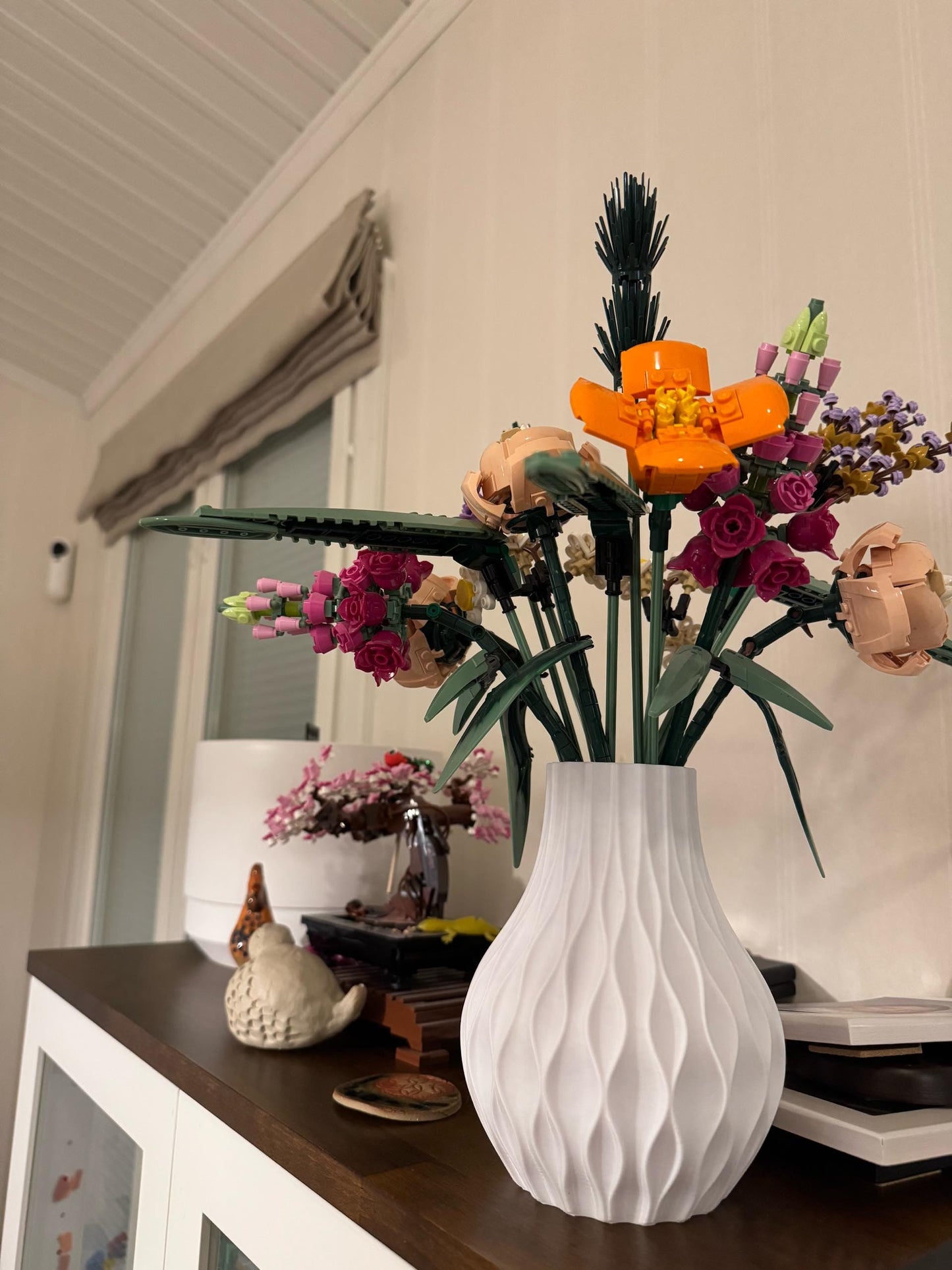 LuminaWave Geometric Vase – Contemporary Table Centerpiece