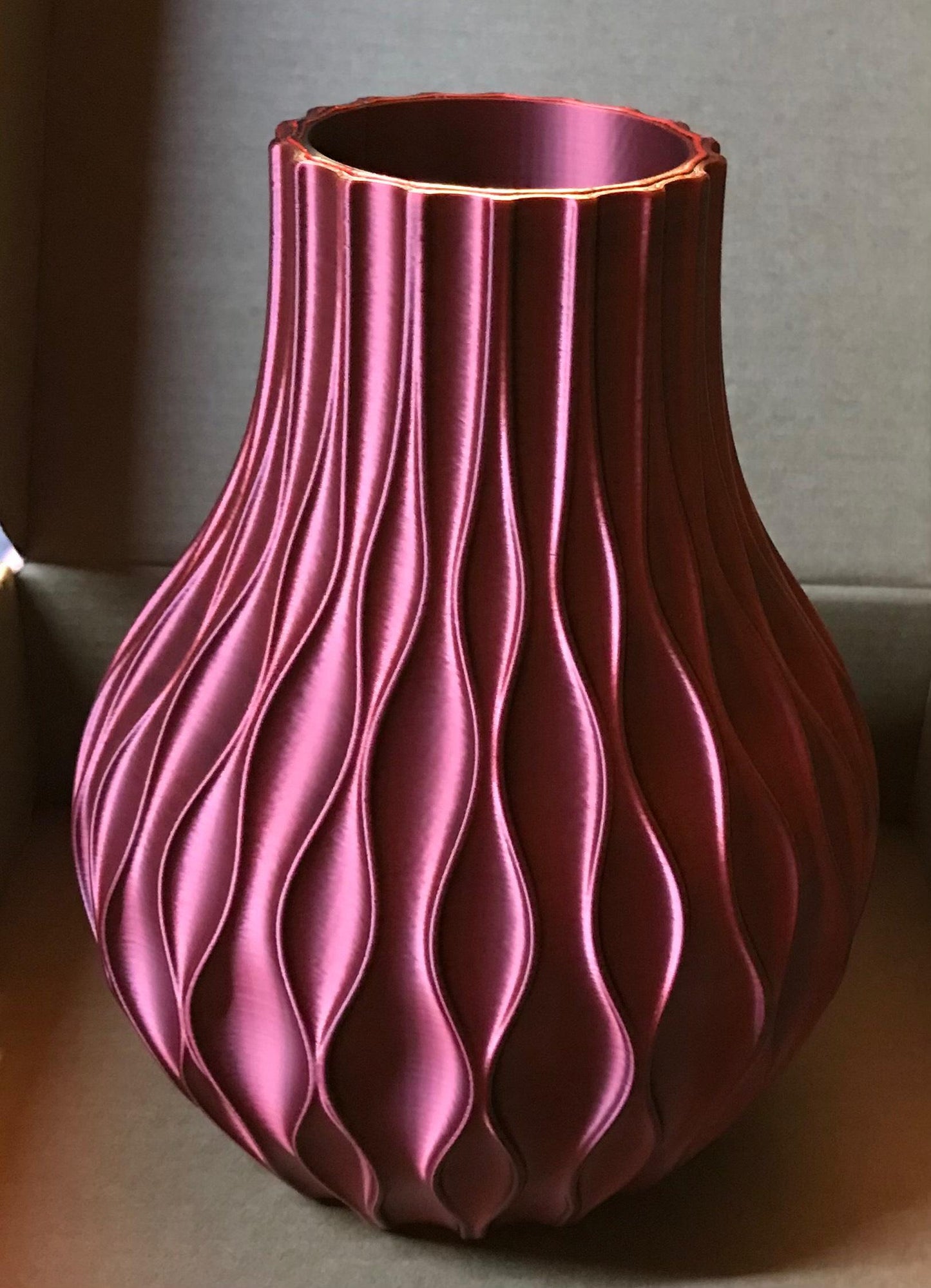 LuminaWave Geometric Vase – Contemporary Table Centerpiece