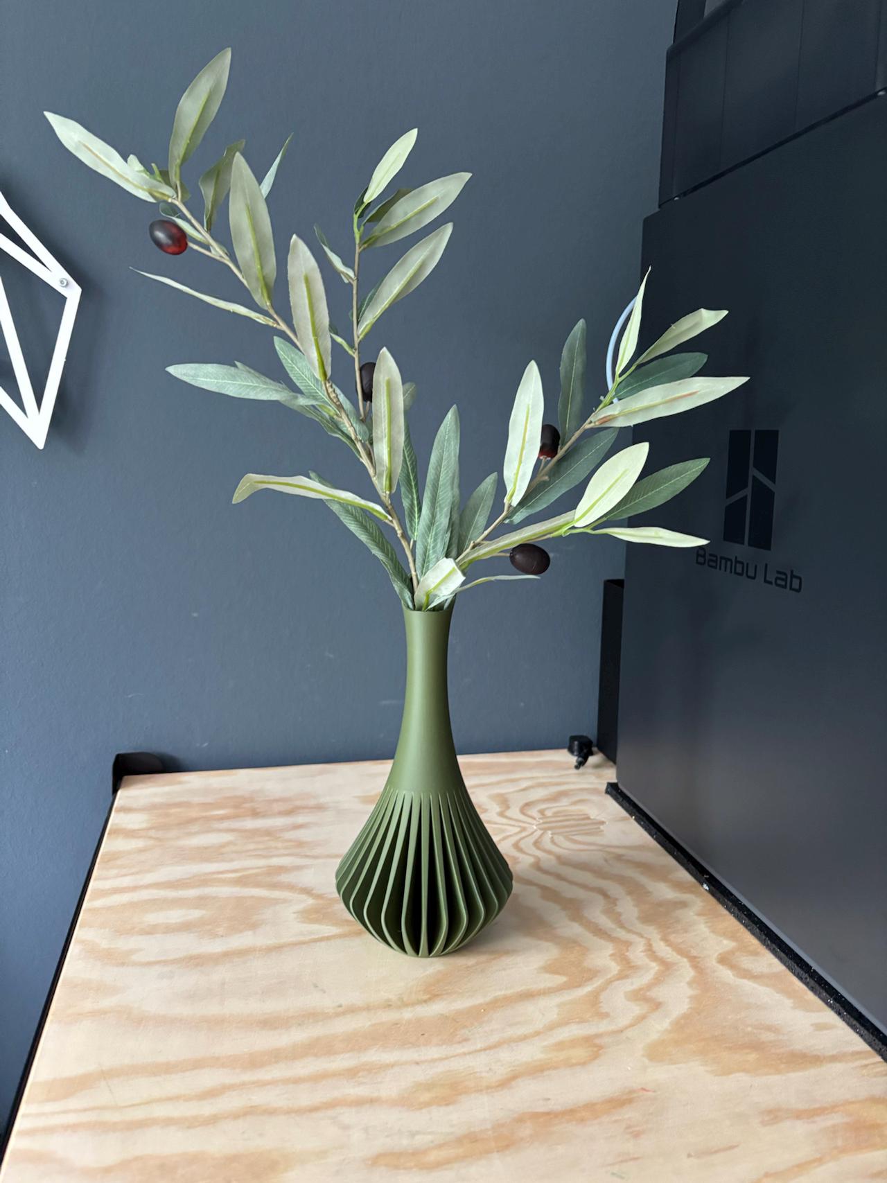 The “Luxe Ripple Bloom Vase” – Modern Sculptural 3D Printed Accent Vase