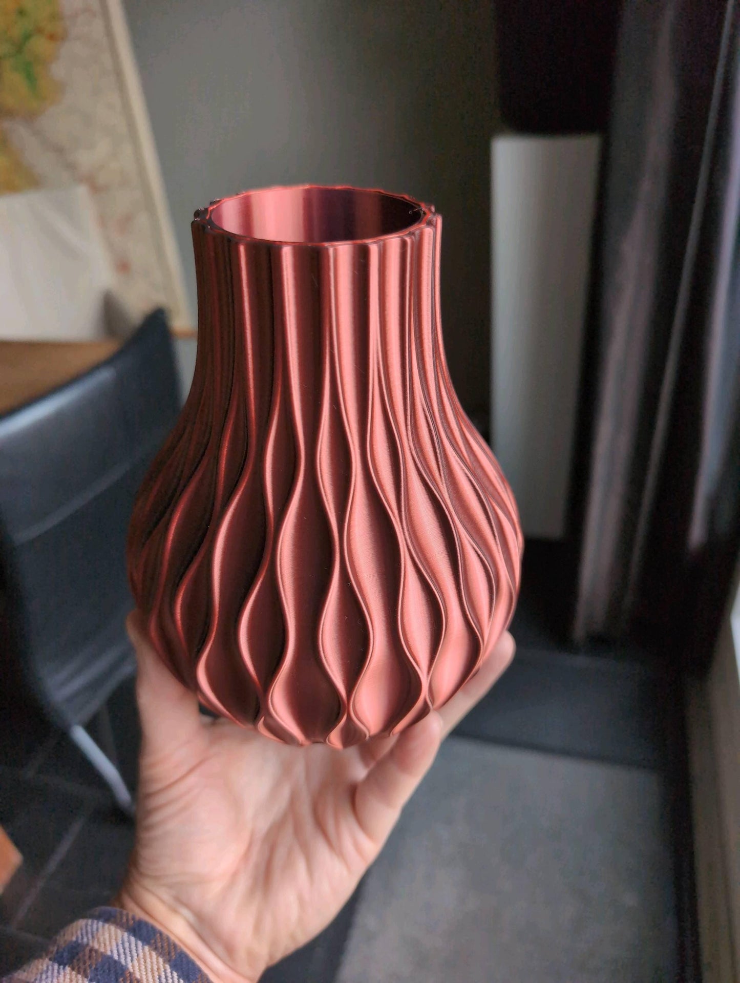 LuminaWave Geometric Vase – Contemporary Table Centerpiece