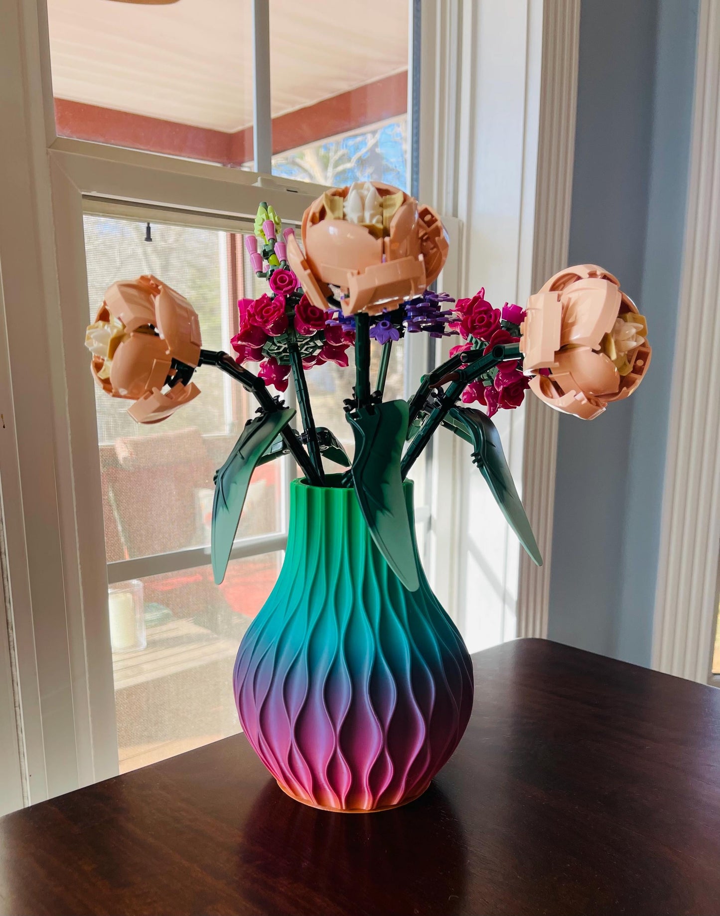 LuminaWave Geometric Vase – Contemporary Table Centerpiece