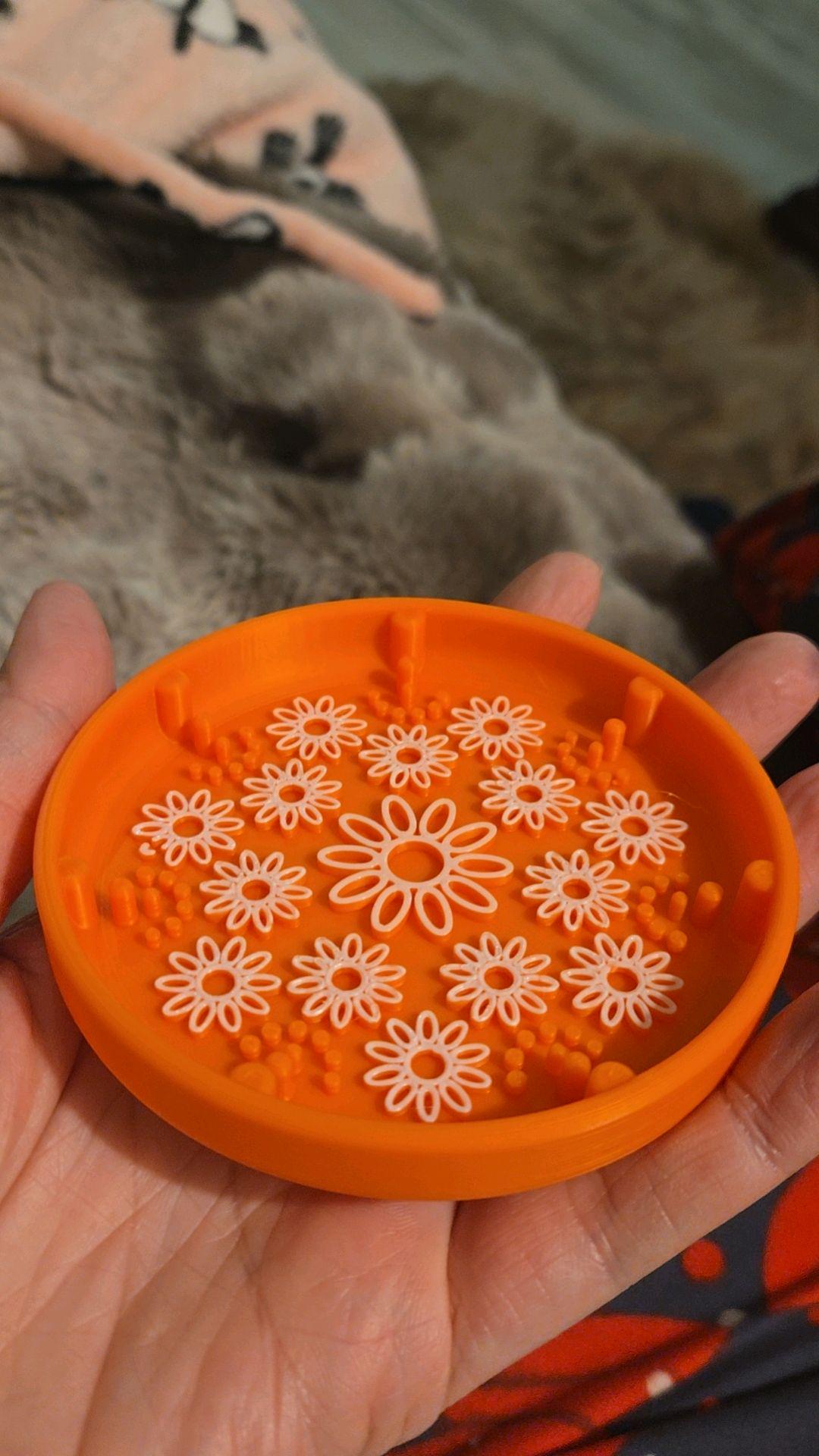 3D Printed Makeup Brush Cleaner Bowl | Cosmetic Brush Washing Bowl | Gift for Makeup Lovers | Bathroom Vanity Tool