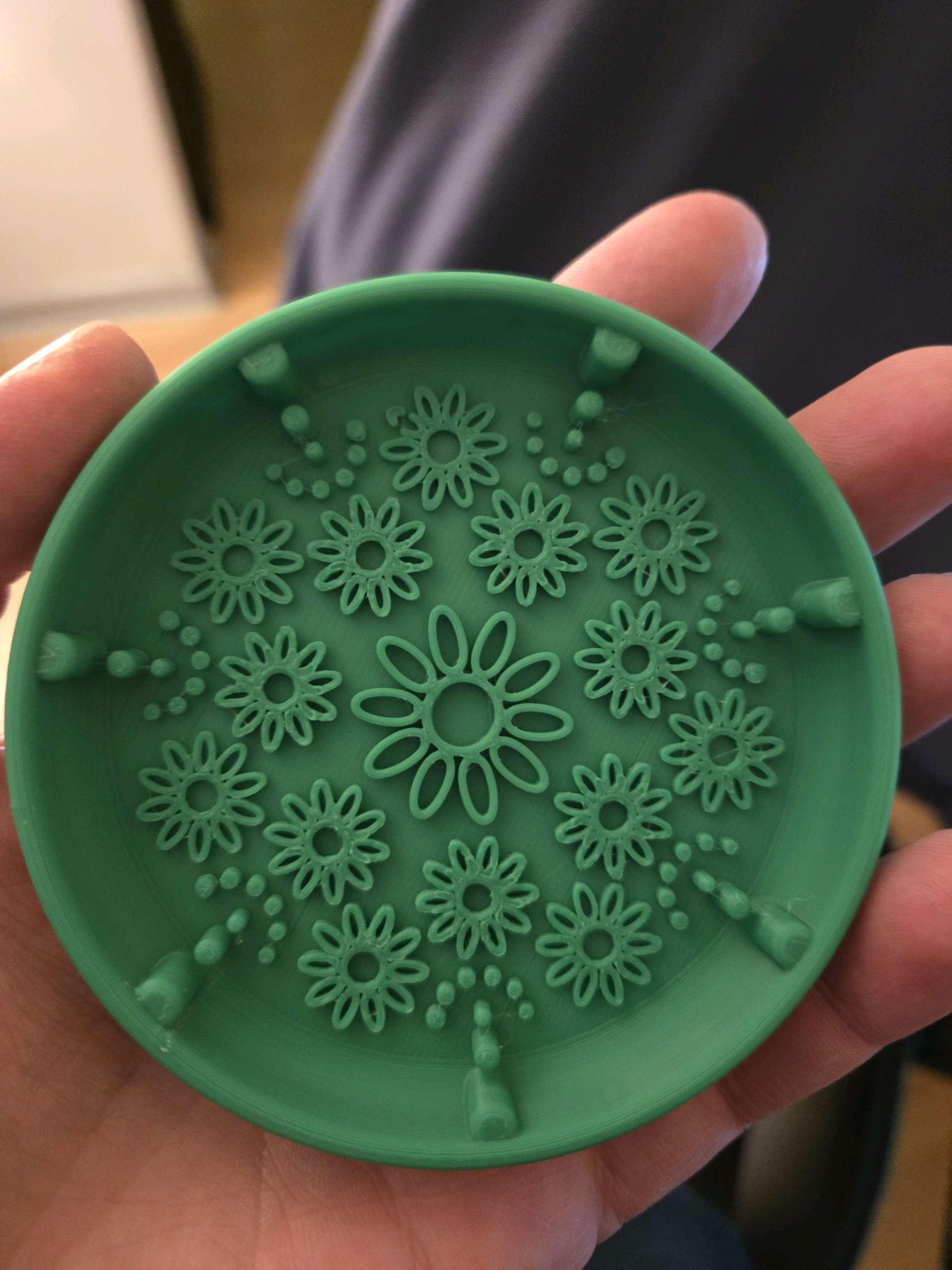 3D Printed Makeup Brush Cleaner Bowl | Cosmetic Brush Washing Bowl | Gift for Makeup Lovers | Bathroom Vanity Tool